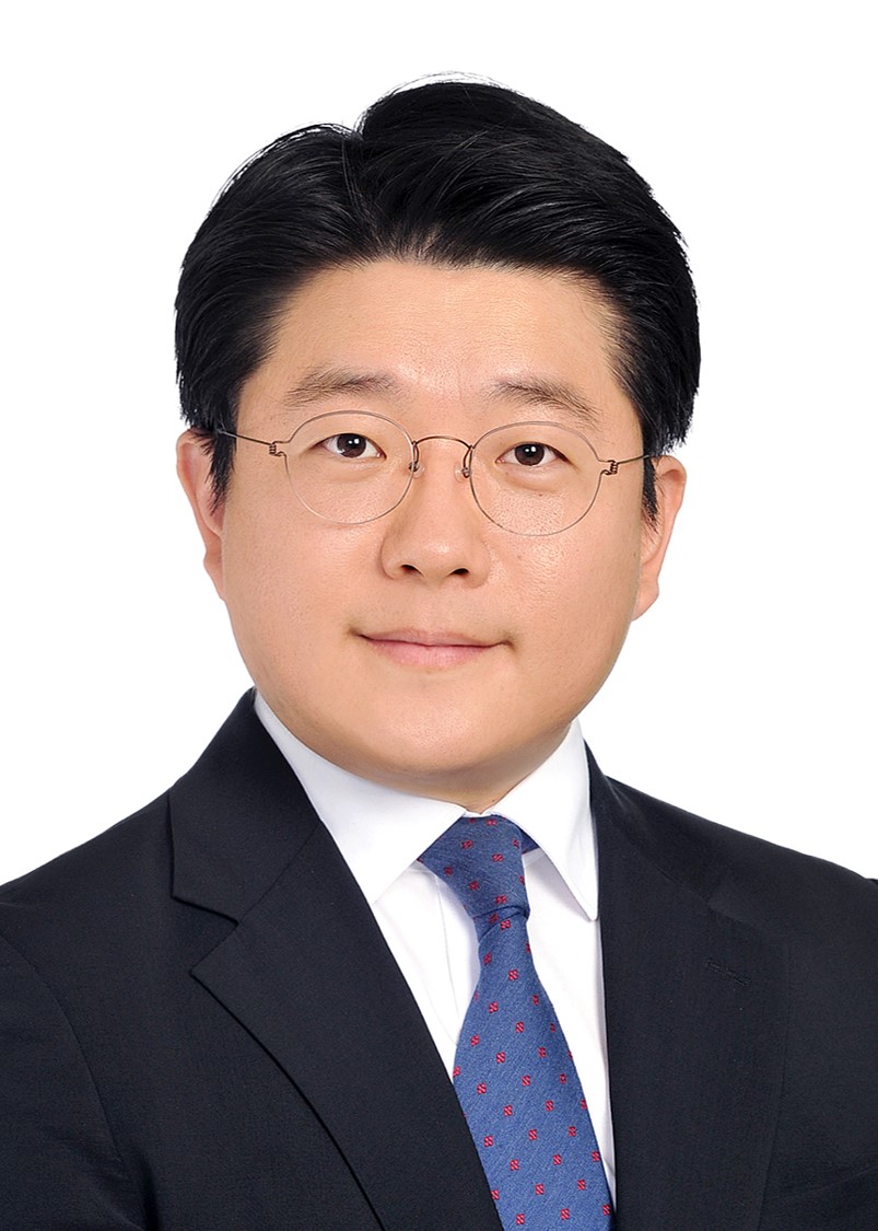 증명사진_이보훈_20240527 프로필사진(홈페이지용).jpg